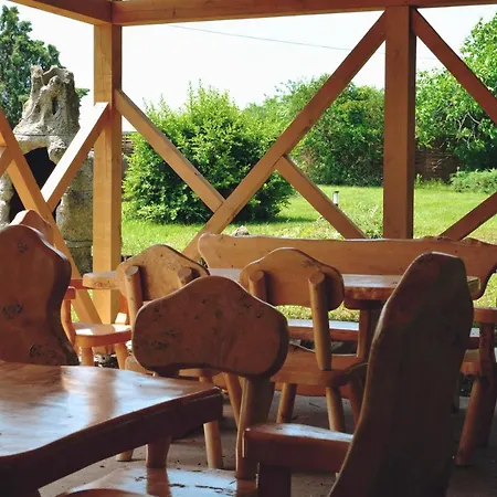 Bed & Breakfast Airport Es Elmenykoezpont *