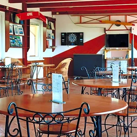 B&B Airport Es Elmenykoezpont 4*