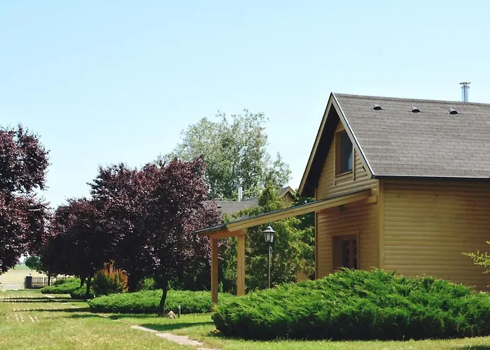 Airport Es Elmenykoezpont 3*