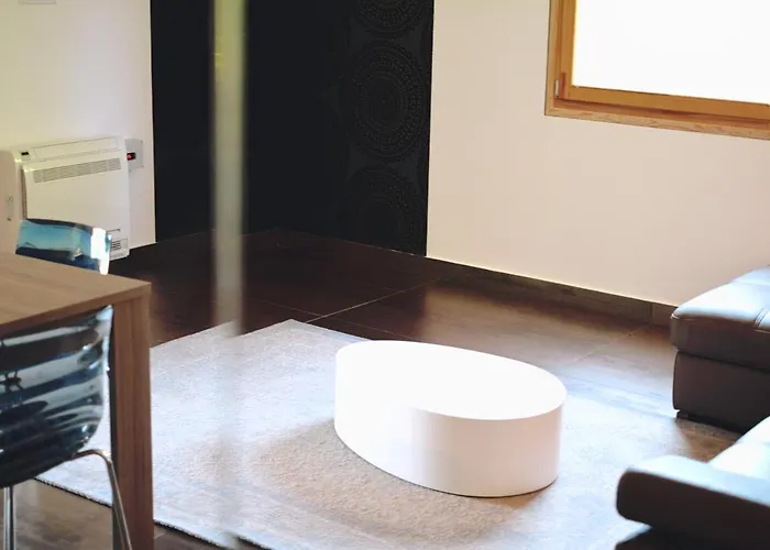 Airport Es Elmenykoezpont 3*