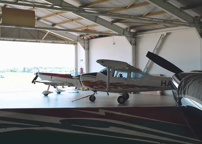 Airport Es Elmenykoezpont B&B Matko